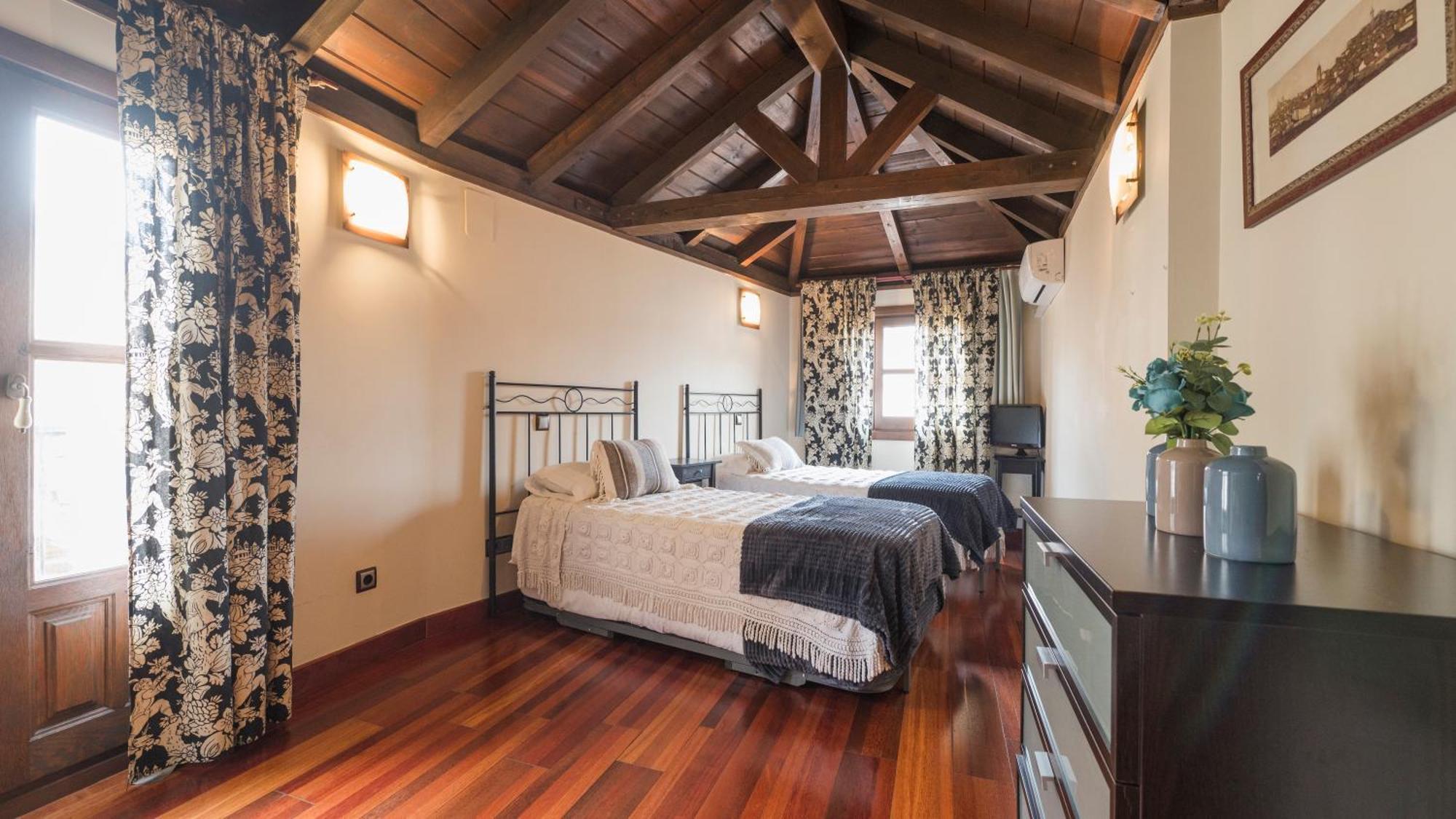 Apartamentos Las Teresitas Junto A La Catedral Toledo Eksteriør bilde