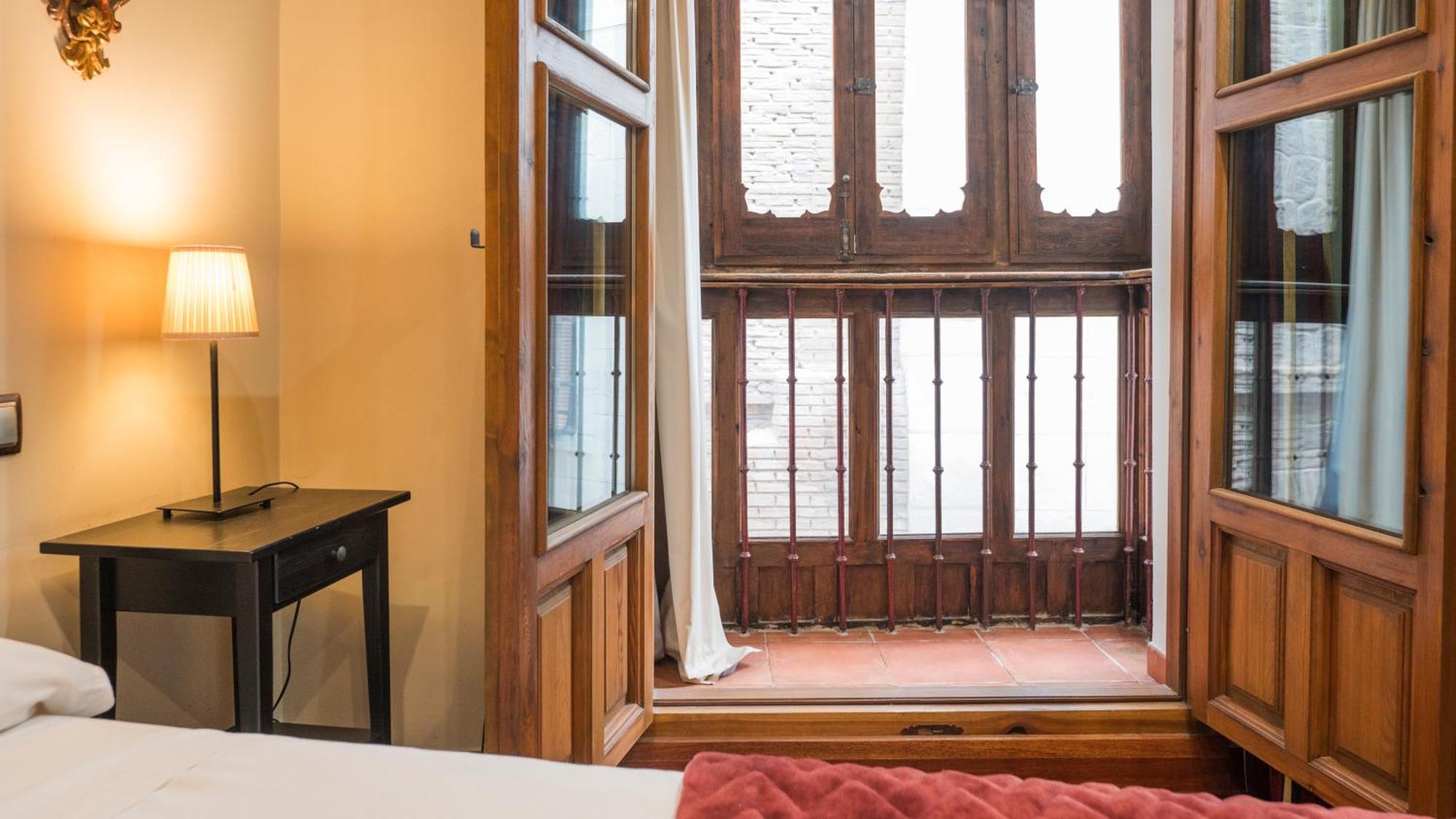 Apartamentos Las Teresitas Junto A La Catedral Toledo Eksteriør bilde